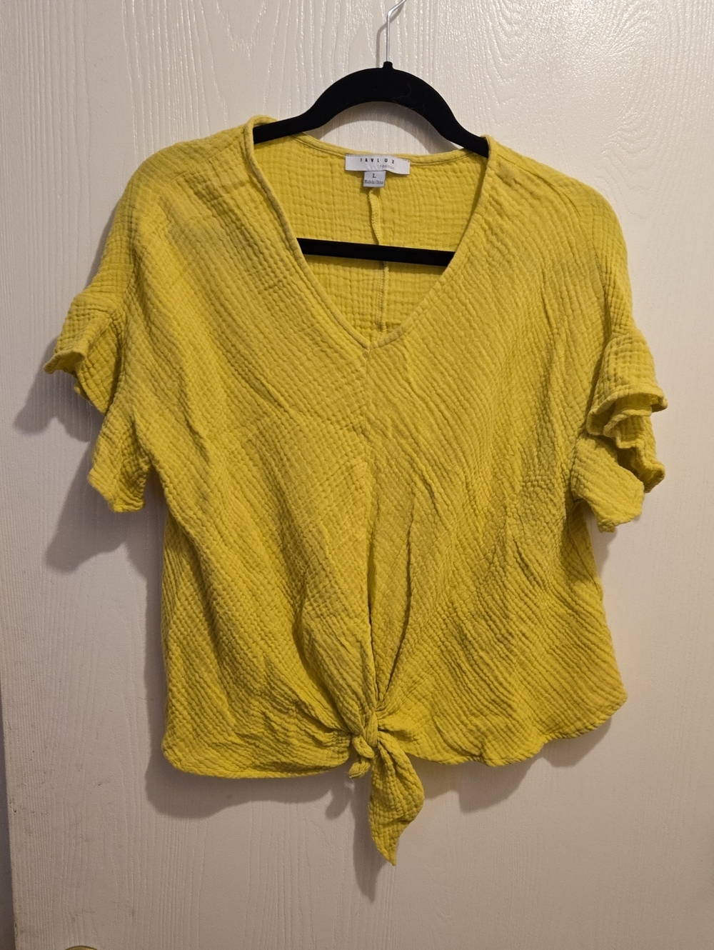 Yellow V-Neck Tie-Front Women's Top. L23